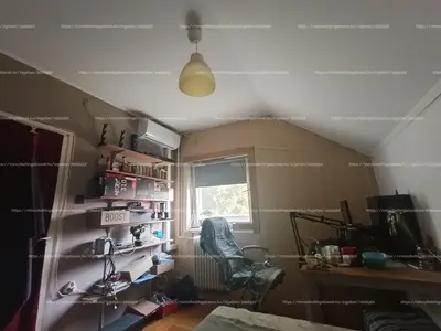 Pilisborosjenő, Tücsök utca 17