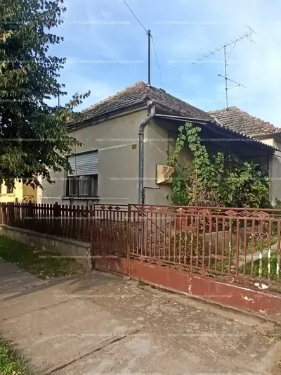 Csokonyavisonta, Xantus János utca