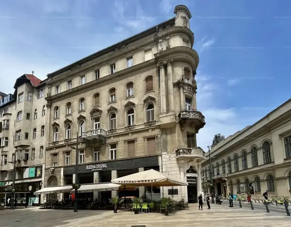 Budapest, V. kerület, Egyetem tér